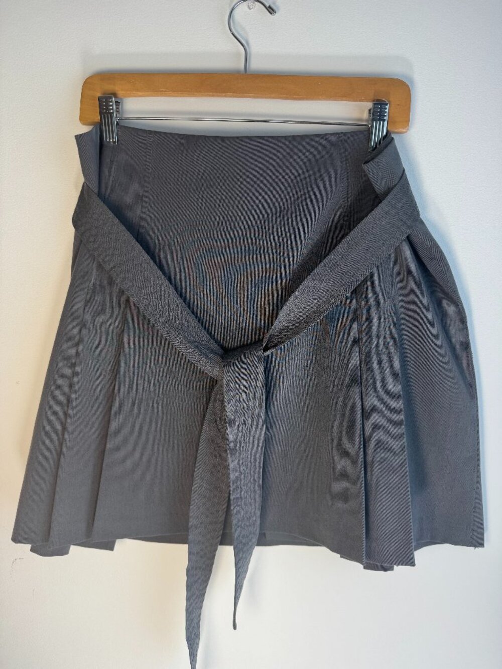 Vintage The Limited Belted Pleated Minimalist Academia Mini Gray Skirt - Size 10